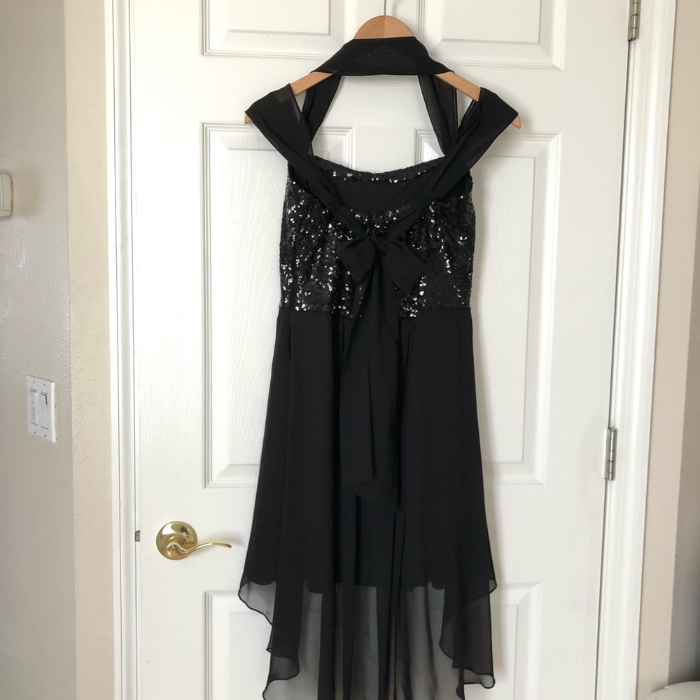 Cute little black dress 💃 - Picture 3 of 6